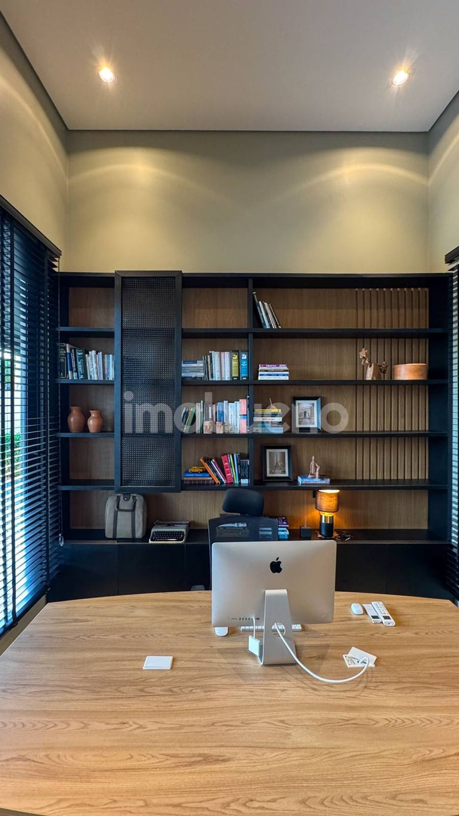 Foto 35 de Casa à Venda de alto padrão em condomínio, 3 quartos sendo 2 suítes. 193,65m².