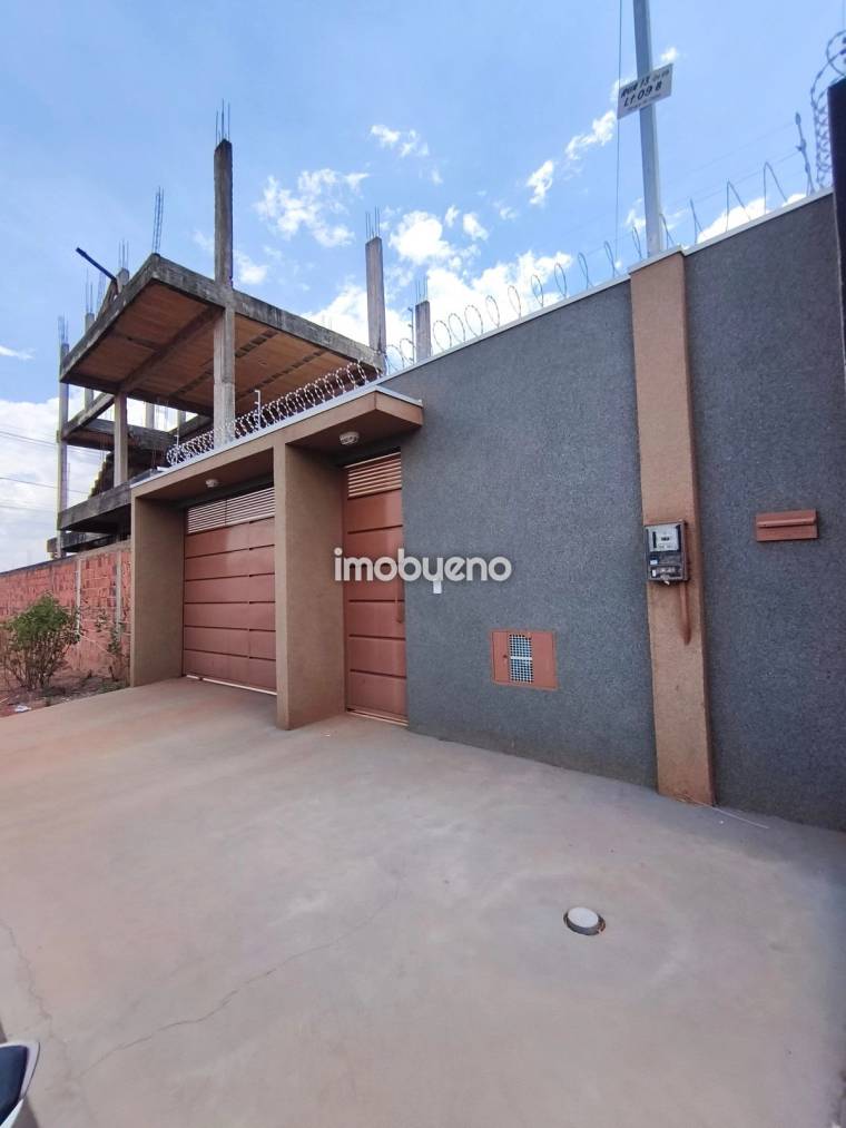 Casa com 2 quartos, sendo 1 suíte, no Parque da Colina II em Parque da Colina II