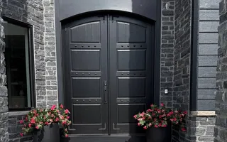 Shop My Front Porch: The Simple Black & White Entryway I’m Loving Right Now