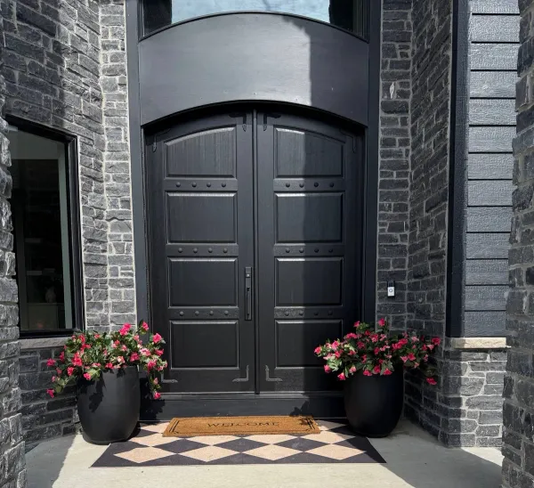 Shop My Front Porch: The Simple Black & White Entryway I’m Loving Right Now