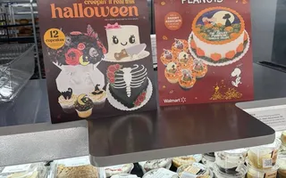 Walmart's New Halloween Cakes and Cupcake Bouquets Are So Cute