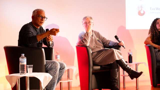 Panel "Threat or Benefit? AI, the unconscious, and the reshaping of history" with Anil Ananthaswamy, Joanna J. Bryson Panel "Threat or Benefit? AI, the unconscious, and the reshaping of history" with Anil Ananthaswamy, Joanna J. Bryson