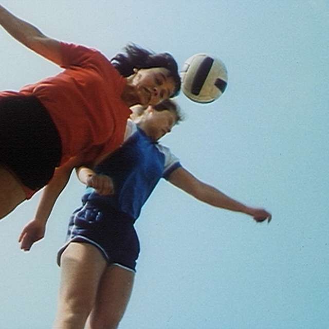 Women | Equal rights / Frauen | Gleichberechtigung - Frauen am Ball (DEFA08056) Women | Equal rights / Frauen | Gleichberechtigung - Frauen am Ball (DEFA08056)