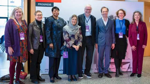 History Summit: Elizabeth Klinck, Angela Steidele, HE Dr. Fatou Bensouda, Former First Lady of Afghanistan Rula Ghani, Erik van de Loo, PROGRESS CEO Gunnar Dedio, Anaïs Roth MDR, Louise Rosen (PROGRESS Program Director) History Summit: Elizabeth Klinck, Angela Steidele, HE Dr. Fatou Bensouda, Former First Lady of Afghanistan Rula Ghani, Erik van de Loo, PROGRESS CEO Gunnar Dedio, Anaïs Roth MDR, Louise Rosen (PROGRESS Program Director)