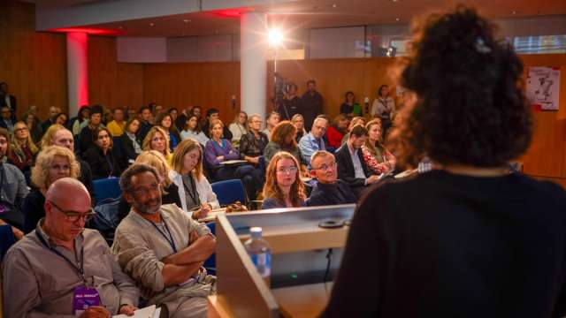 The Great Pitch Session: "Our Sister Angela – Black Power in the GDR" with Katharina Warda (rear view) The Great Pitch Session: "Our Sister Angela – Black Power in the GDR" with Katharina Warda (rear view)
