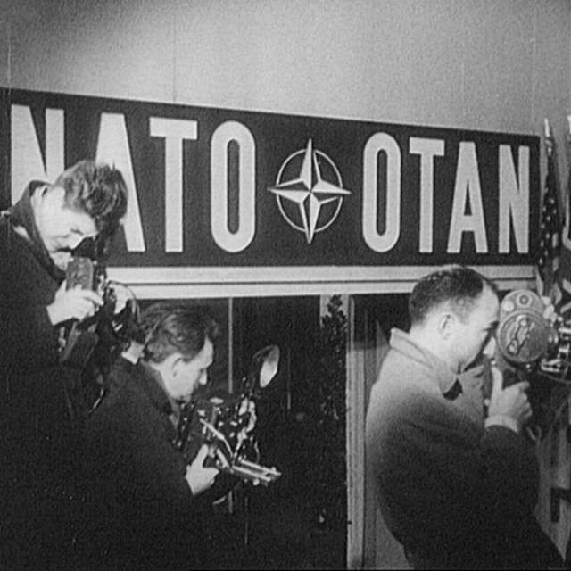75 Years of NATO / 75 Jahre NATO - Der Augenzeuge 1957/B 96 (DEFA04869) 75 Years of NATO / 75 Jahre NATO - Der Augenzeuge 1957/B 96 (DEFA04869)