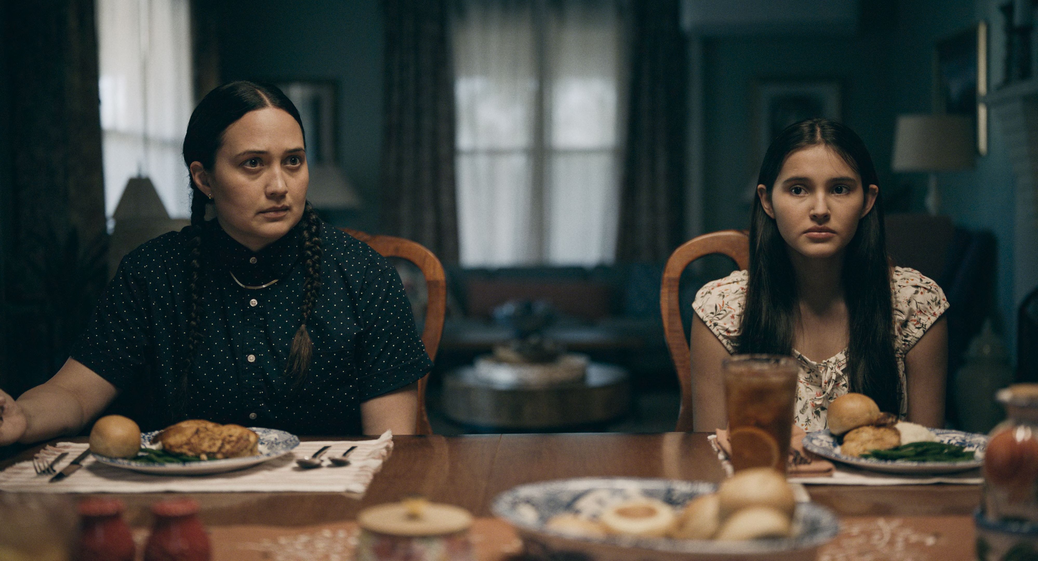 Jax und Roki FANCY DANCE Lily Gladstone