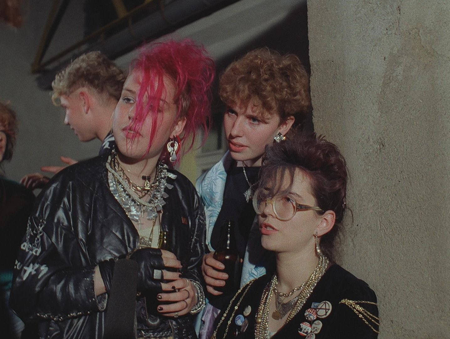 flüstern und SCHREIEN (DEFA07992)