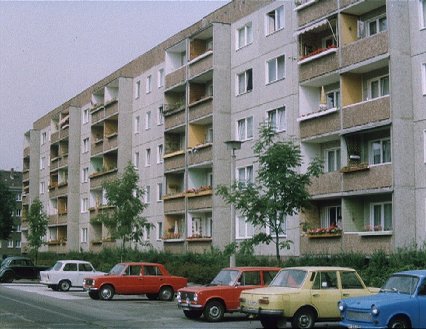 Daily life in the GDR / Alltag in der DDR - Eine Berliner Arbeiterfamilie (DEFA07435)