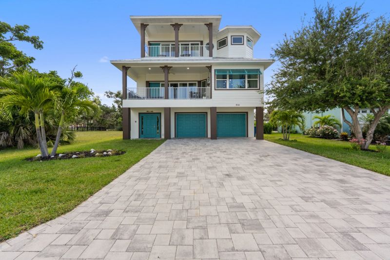 Exterior view 7