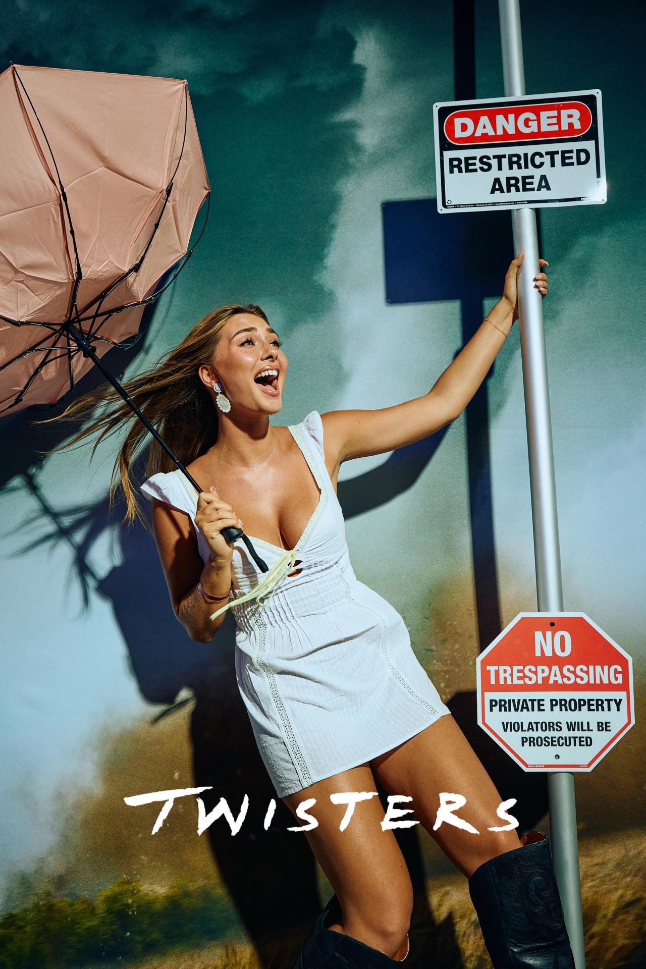 Talent receiving their press-ready portrait on their phone immediately after the red carpet