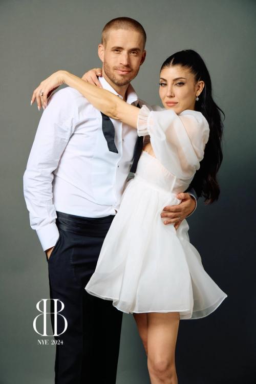 Elegant wedding couple portrait with professional studio lighting — The Lounge Booth