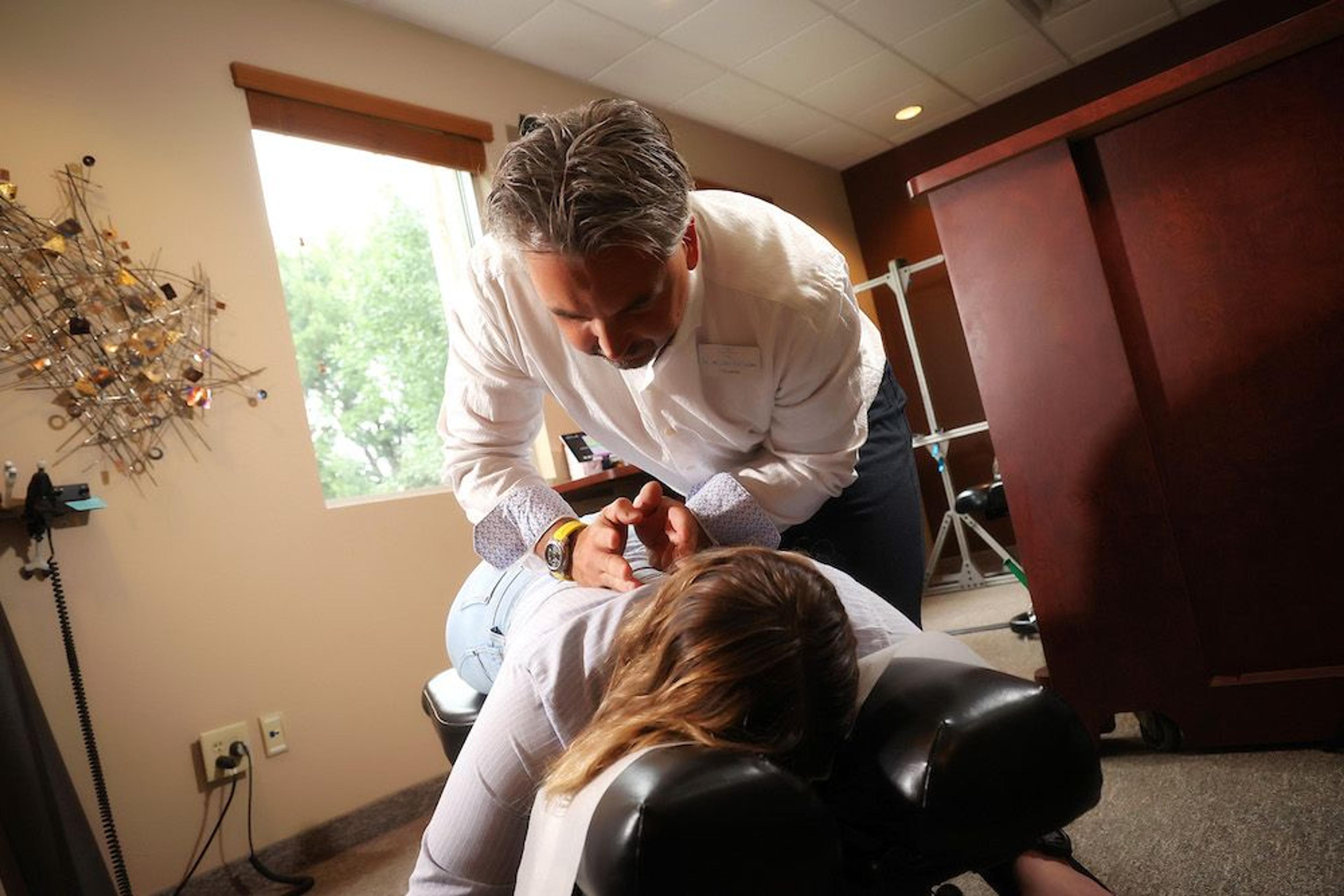 Chiropractor treating disc injuries in Minot, ND
