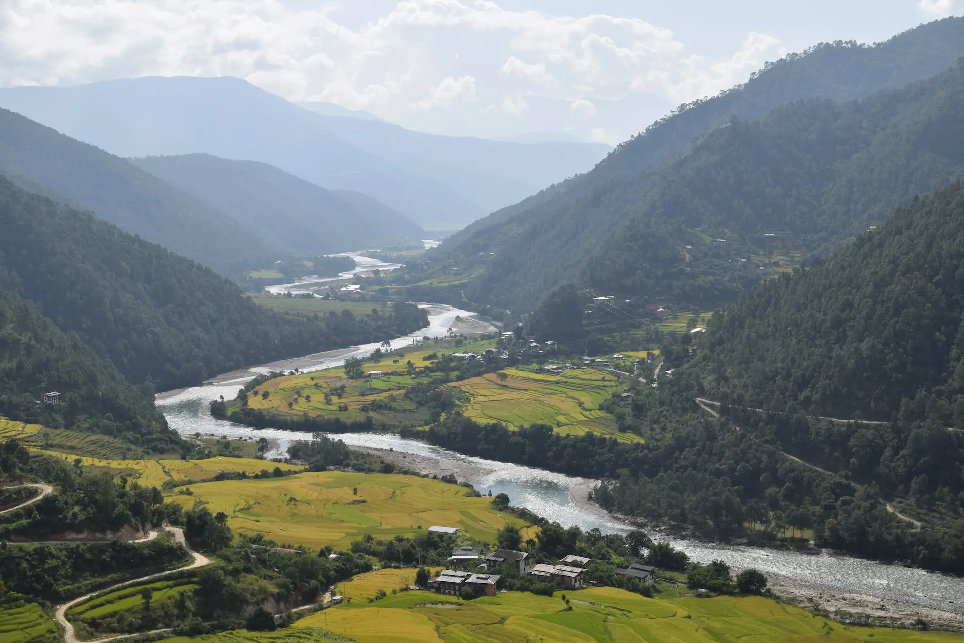 Bhutan Tal mit Fluss