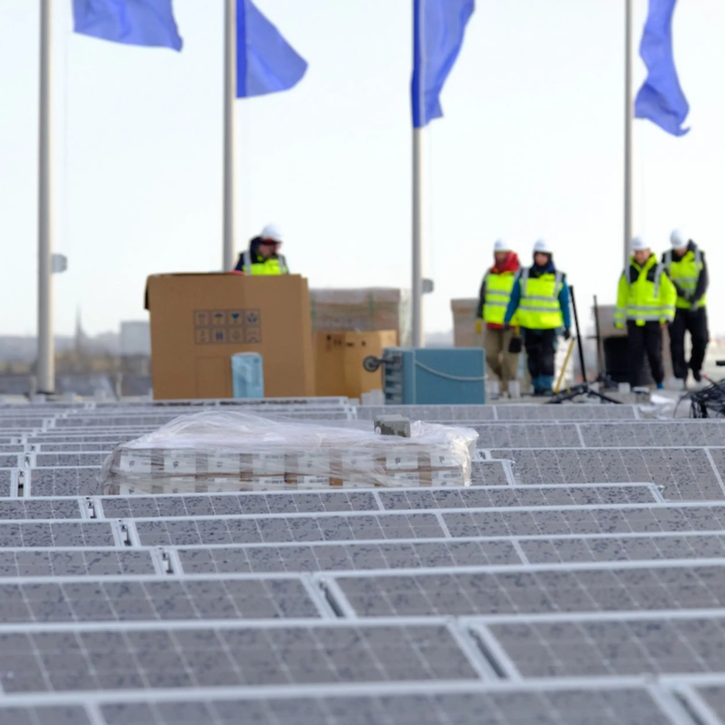 Installation der PV-Anlage auf dem Olympiastadion Berlin