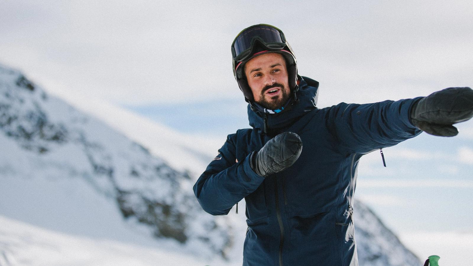 How much does a ski instructor course cost?