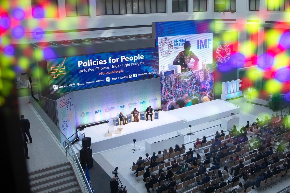 Aerial photo of people gathered for the 2022 Annual Meetings at the International Monetary Fund.