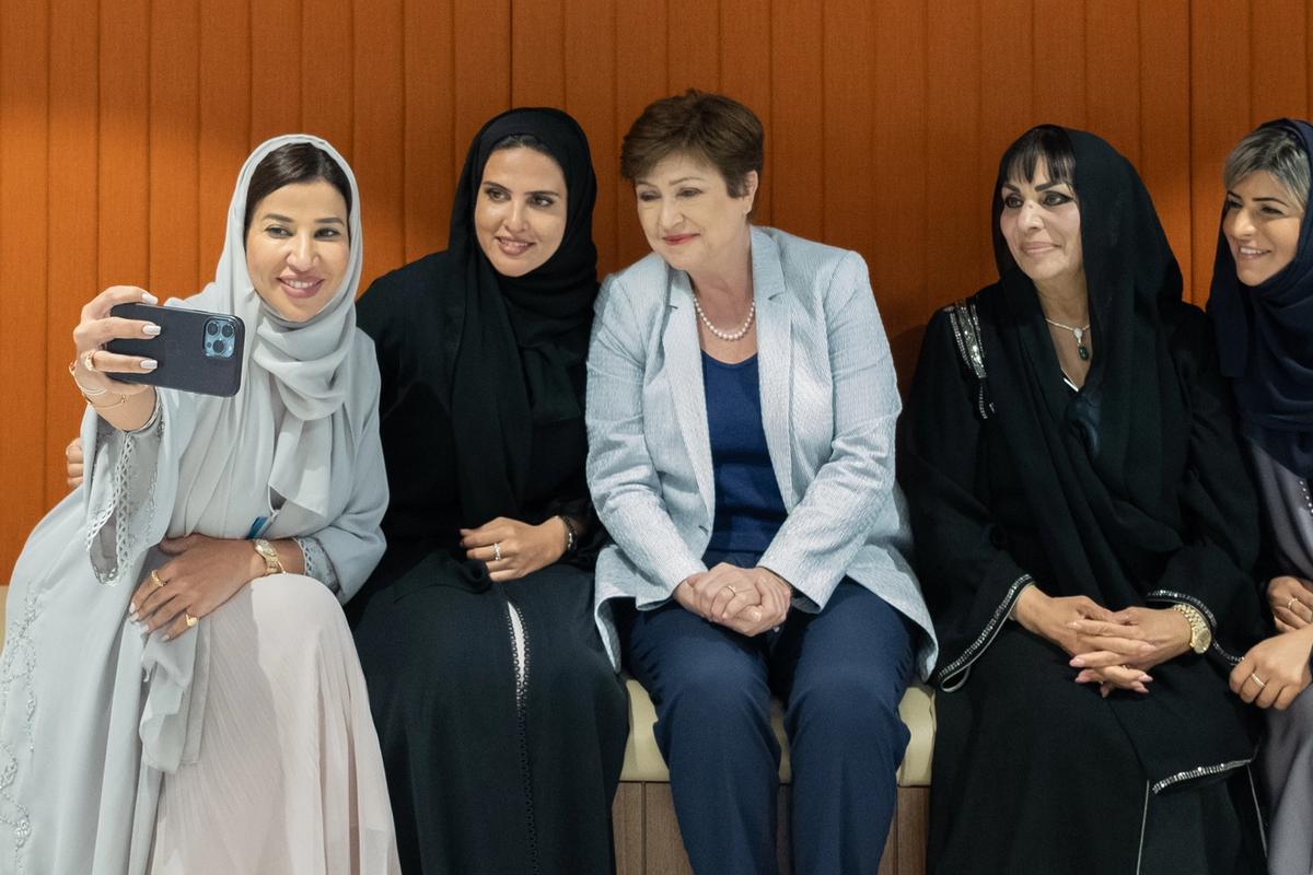 Managing Director Kristalina Georgieva taking a photo with Emirati Women Leaders