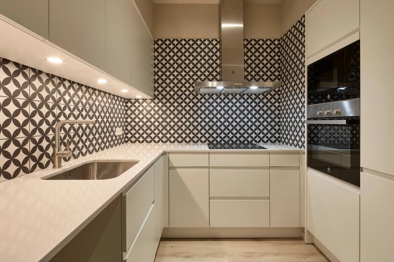 València 595 - Rogent 30-32 cuina