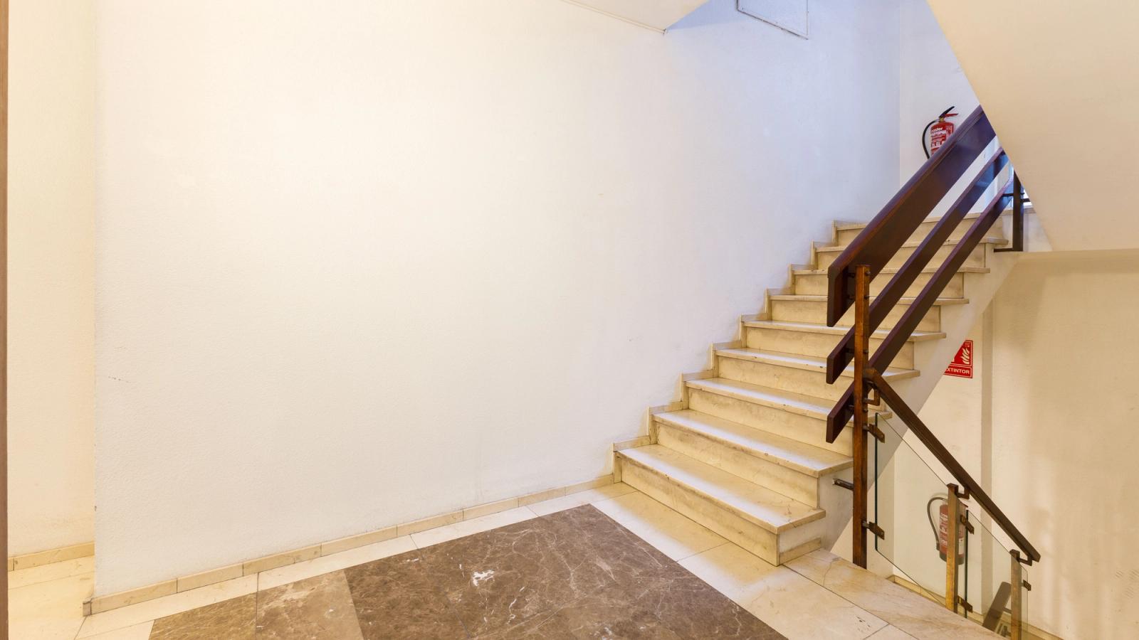 J.TARRADELLAS, 91 101- ENTENÇA, 236 - 6