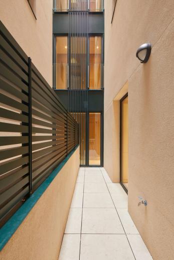 Patio interior Enamorats 40-44