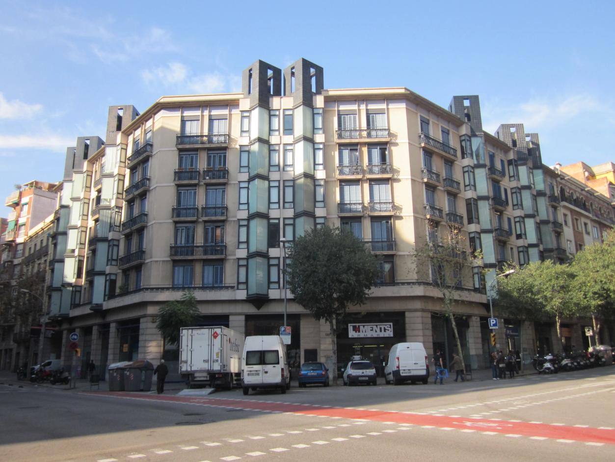 DIPUTACIÓ, 411- SICILIA, 151 - 0