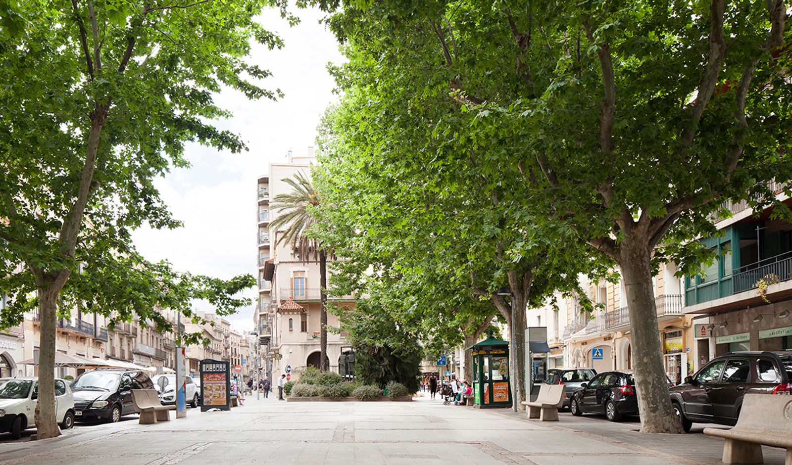 PLAÇA DE LES PALMERES, 6-7 · FIGUERES - 1