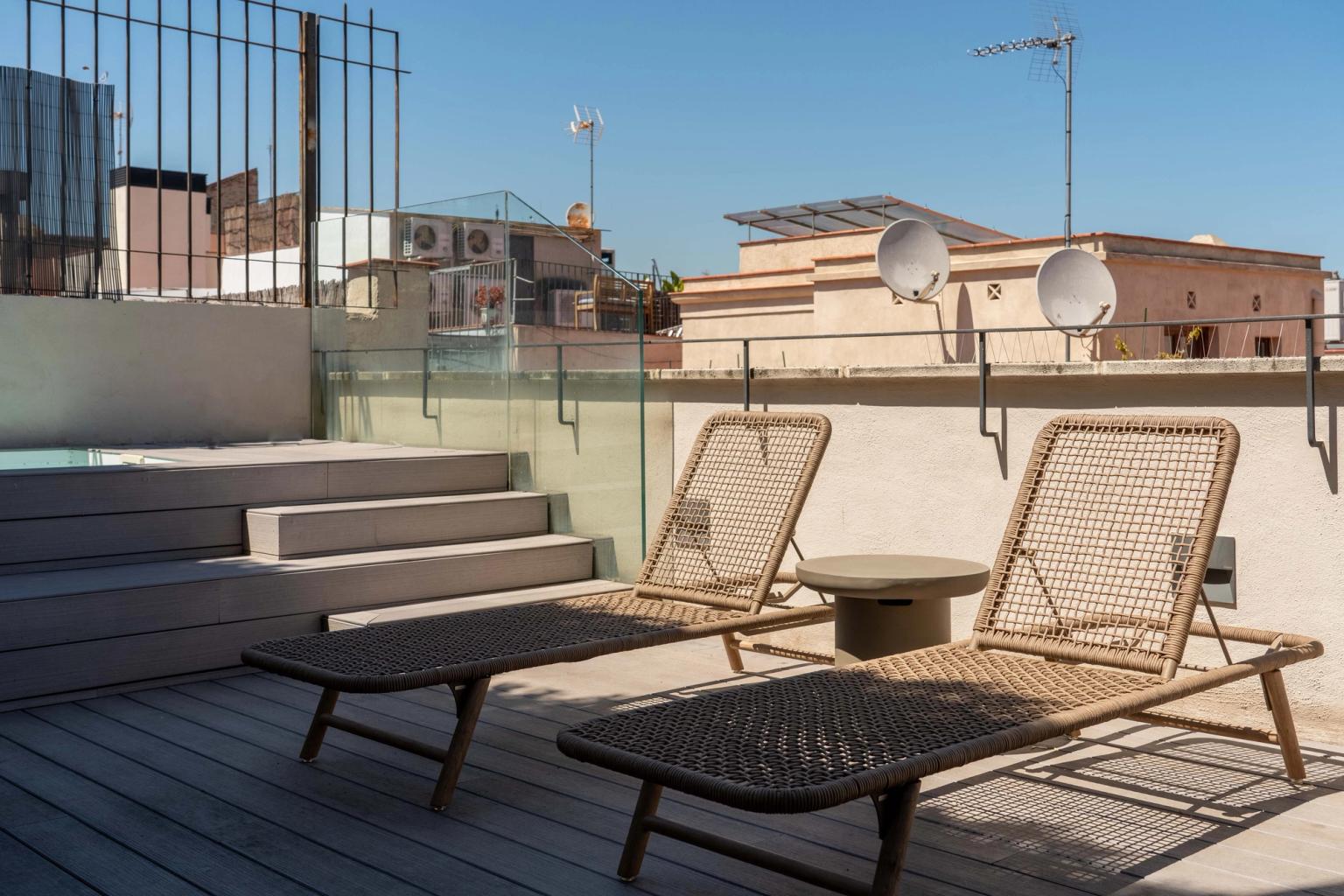 Communal terrace - Ample 11-13