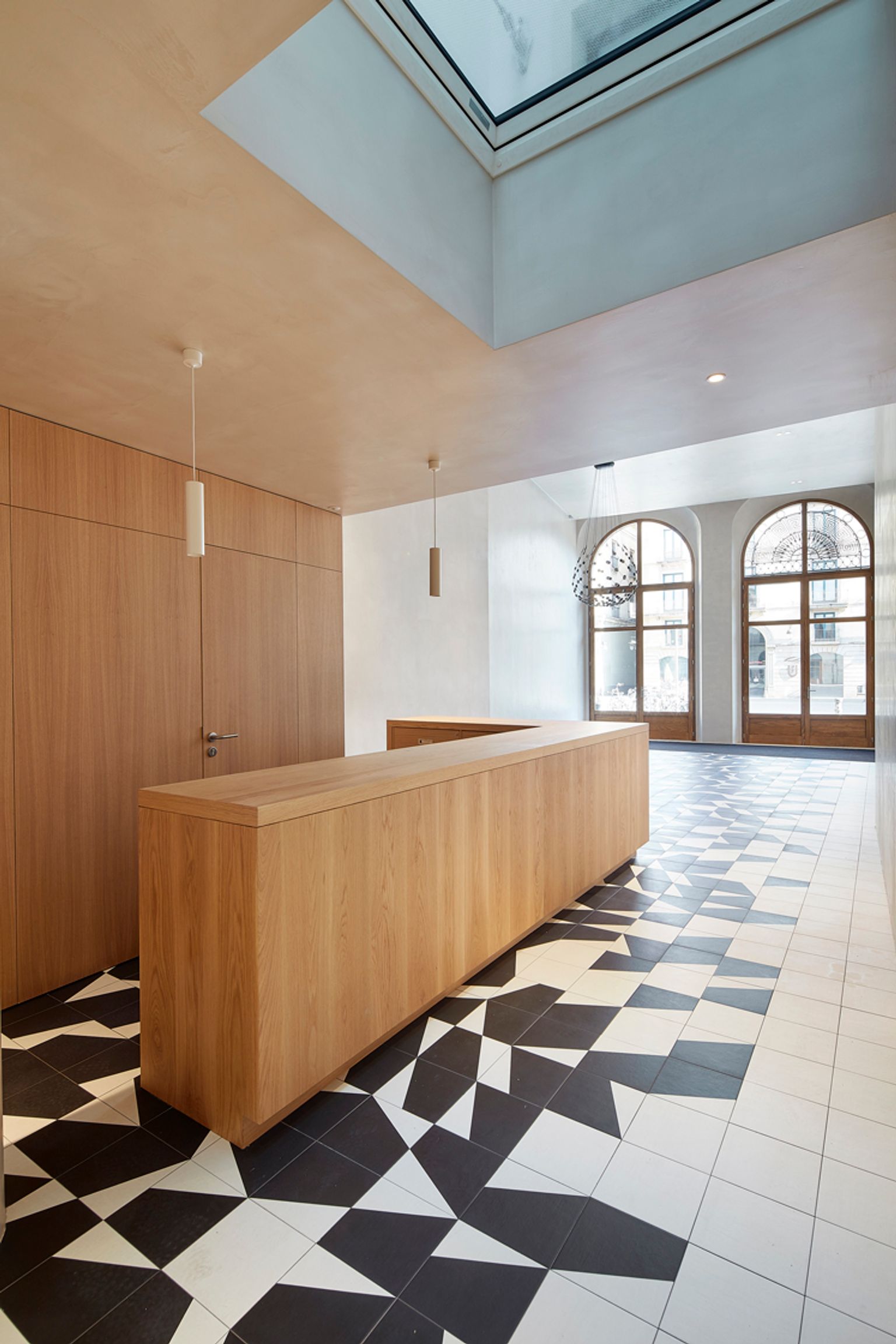 Entrance lobby - Width 11–13