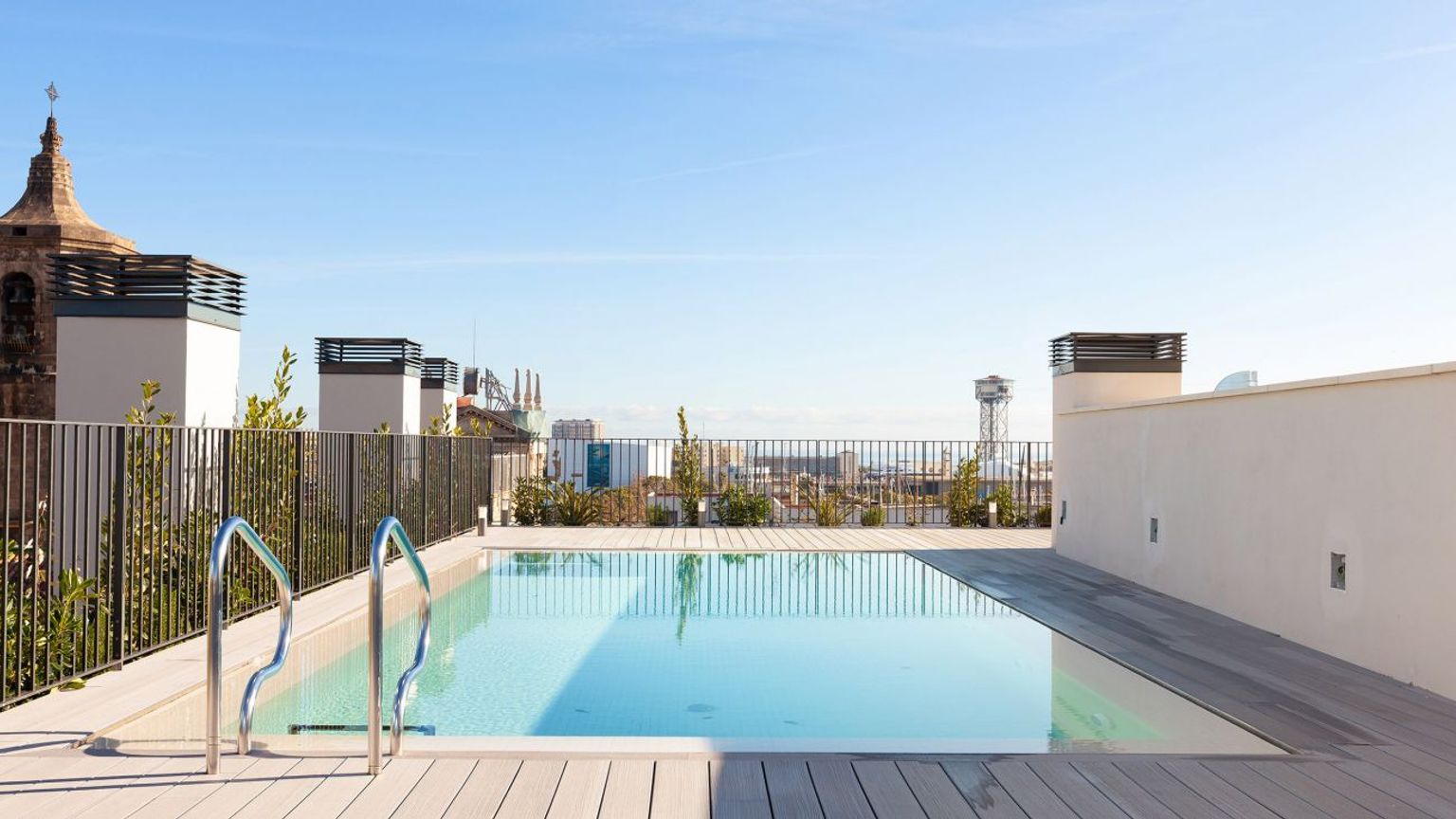 Community pool - Ample 11-13