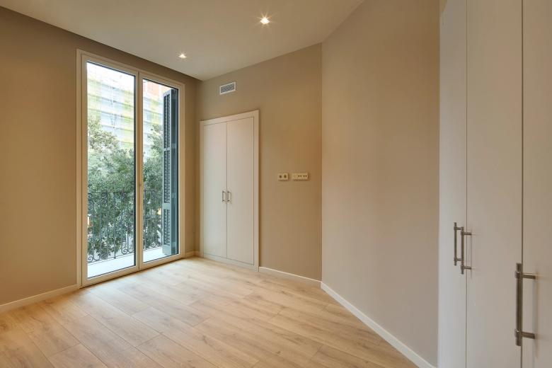 València 595 - Rogent 30-32 dormitori