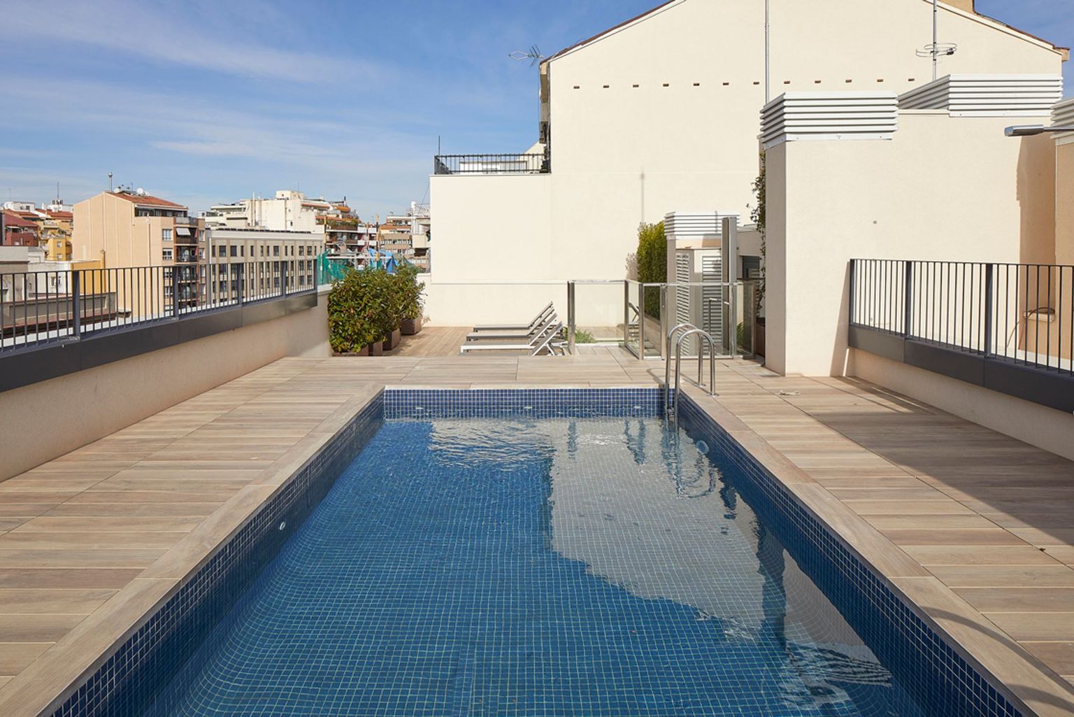 Piscina comunitaria Enamorats 40-44