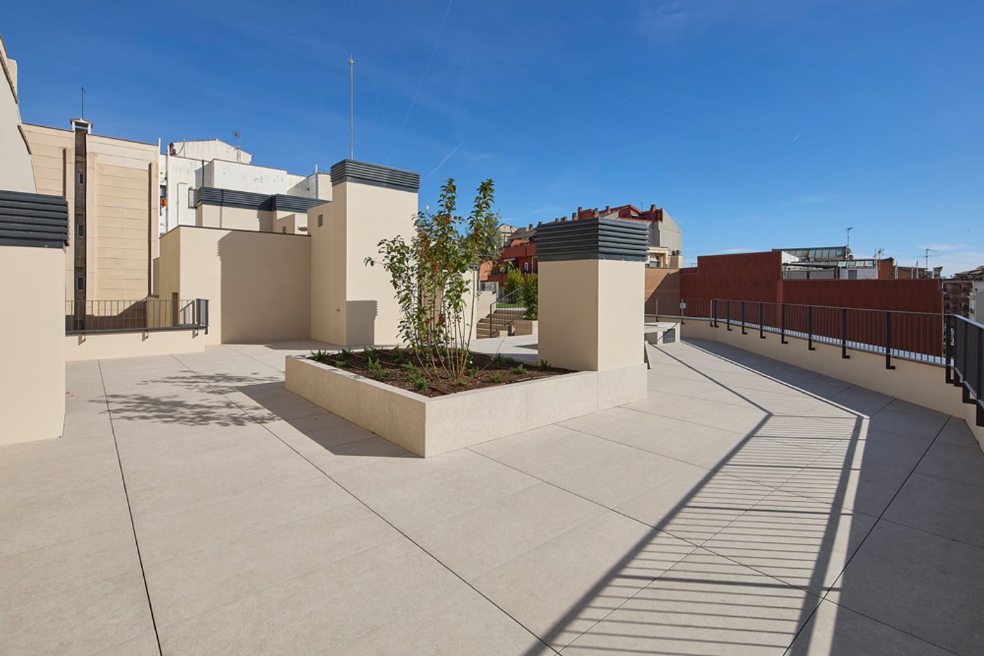 VALÈNCIA 593-595 - ROGENT 30-32 - 17