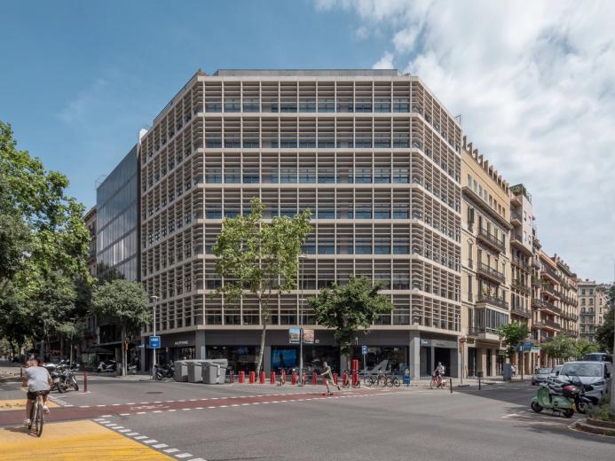 Facade Offices Diputació 303