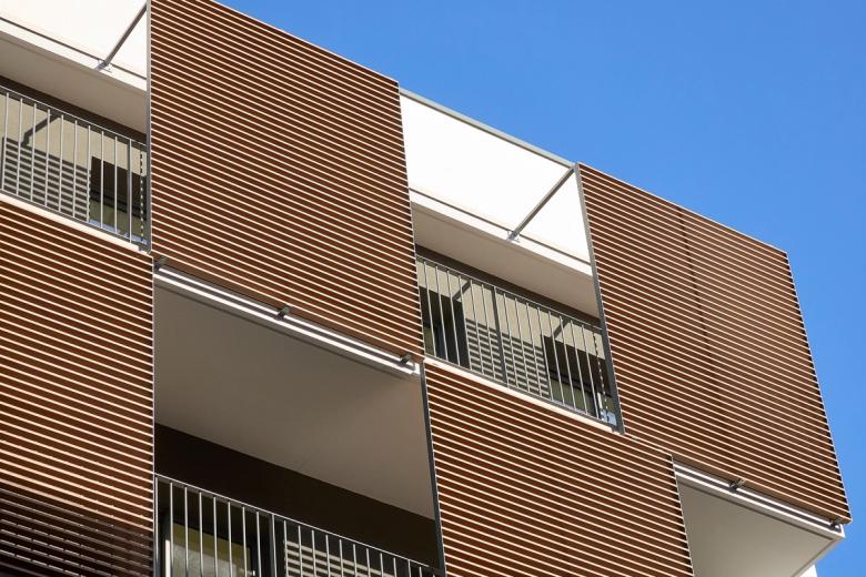 Maladeta 112 fachada balcones