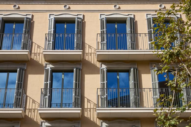 València 595 - Rogent 30-32 façana exterior façana balcons