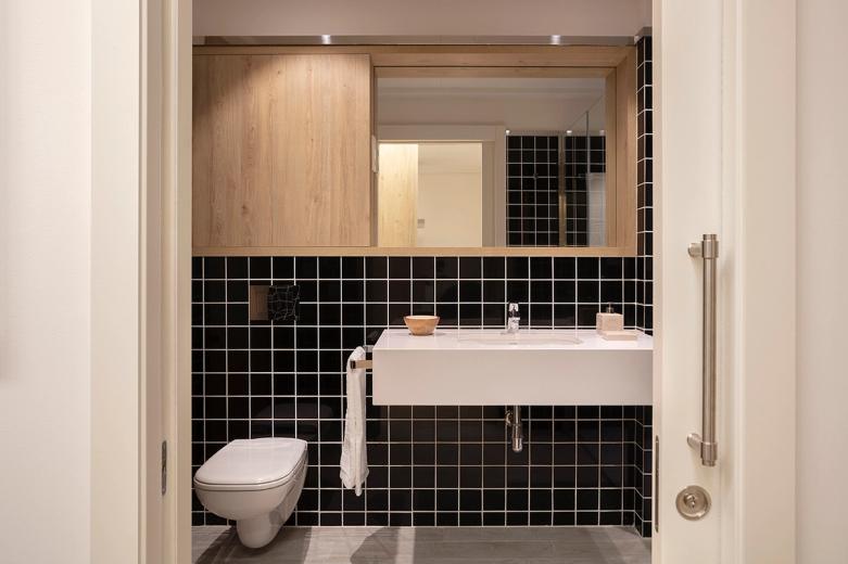 Bathroom - Ample 11 - 13