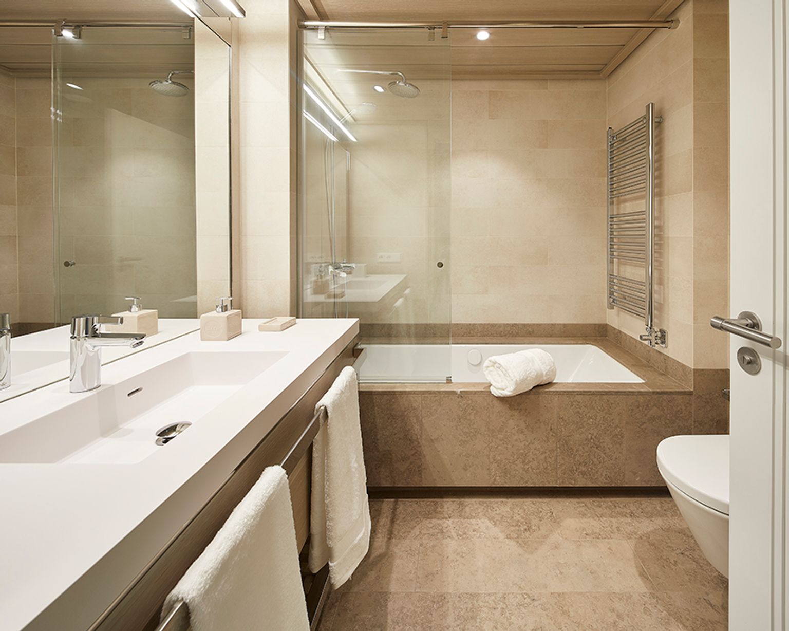 Bany Via Augusta 349-355