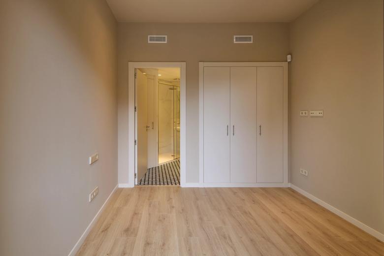 València 595 - Rogent 30-32 dormitori