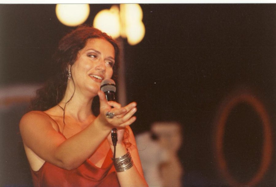 On stage · 01