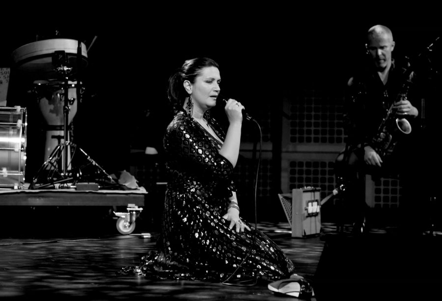 Eda Zari on stage