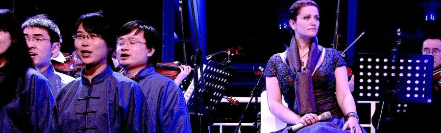 On stage · 05