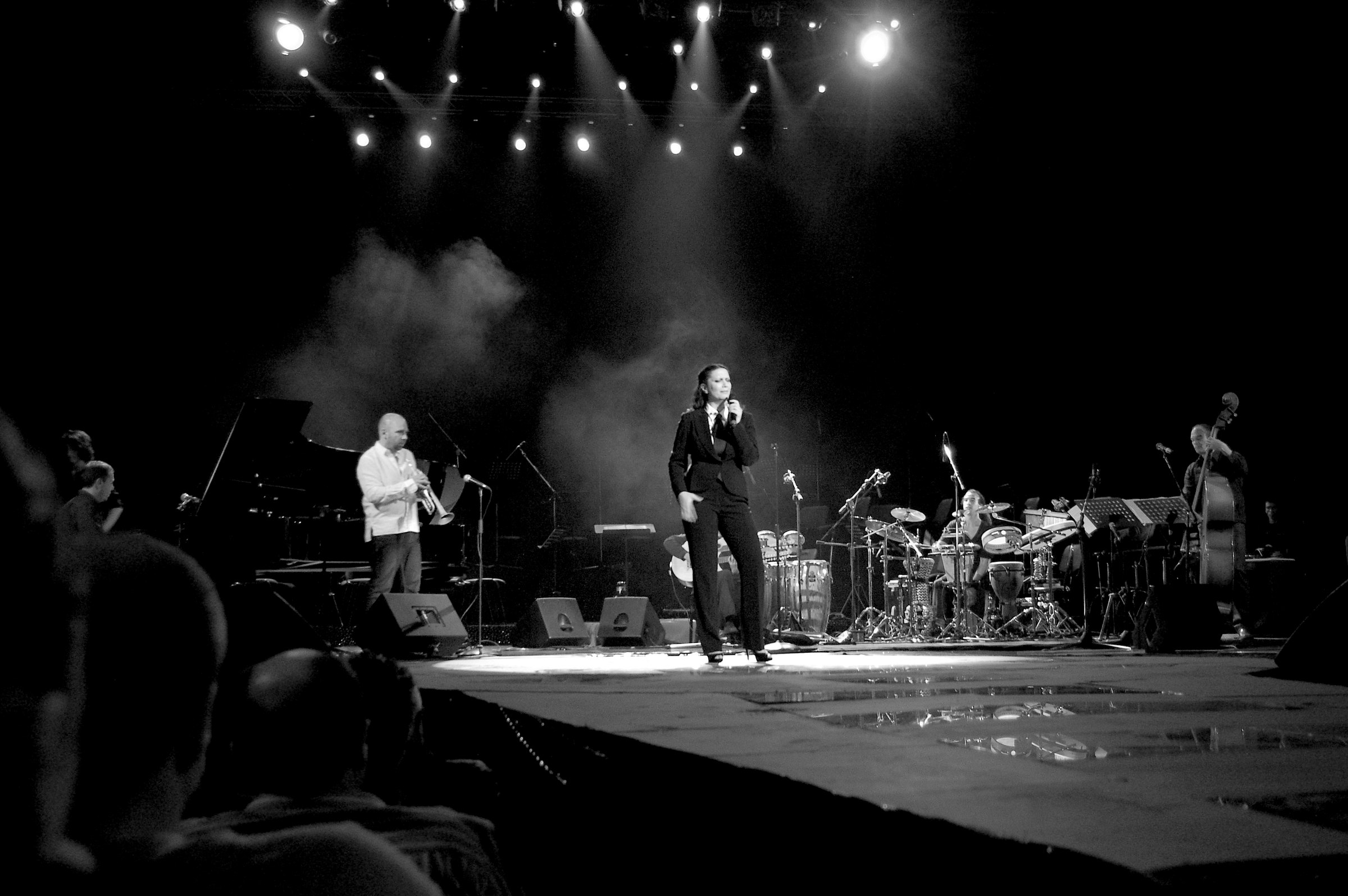 Eda Zari im Konzert
