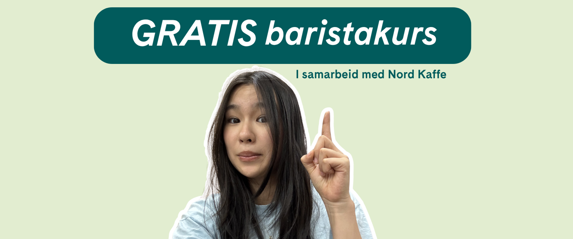 En ungdom peker opp på en tekst hvor det står om et gratis baristakurs