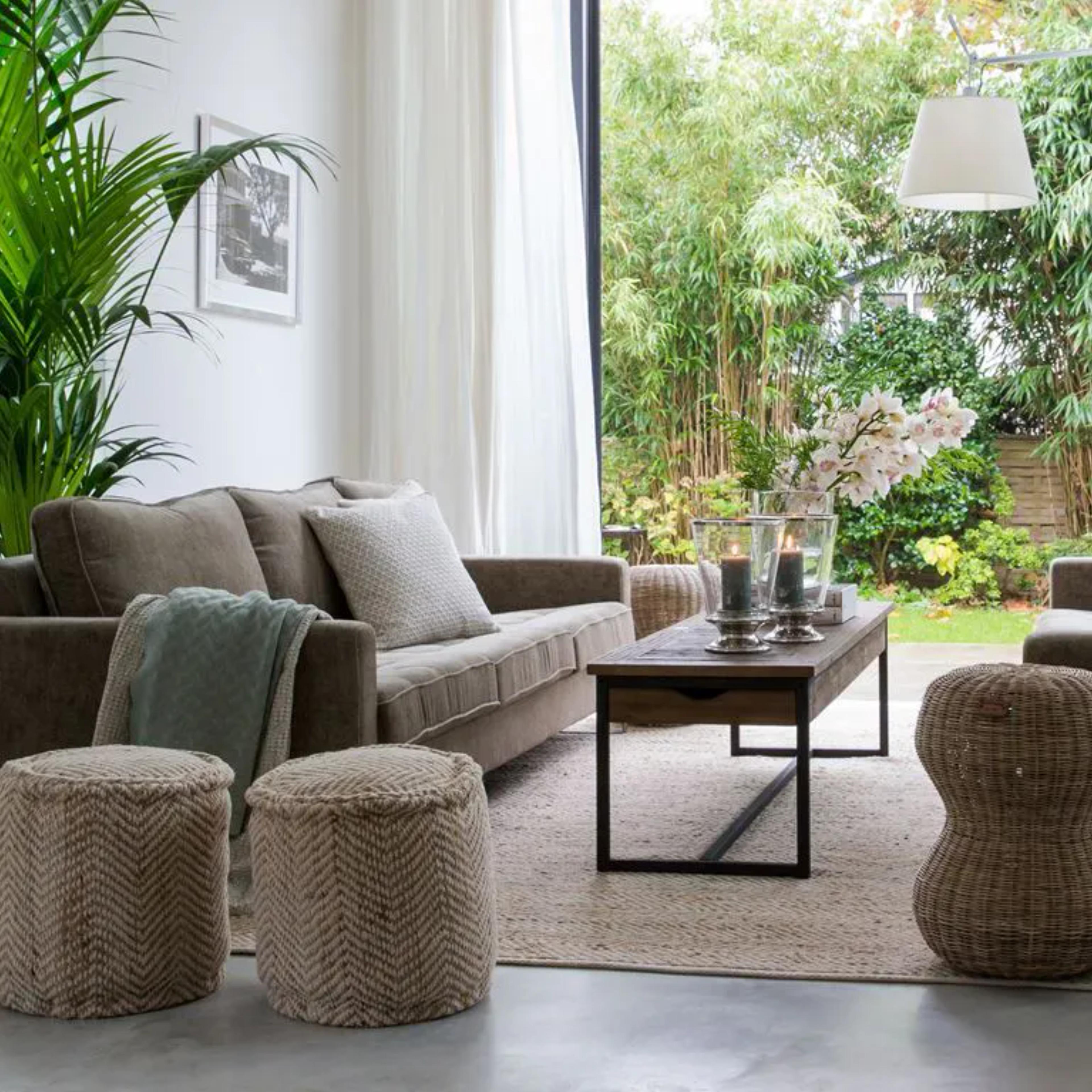 wohnzimmer-sofa-tisch