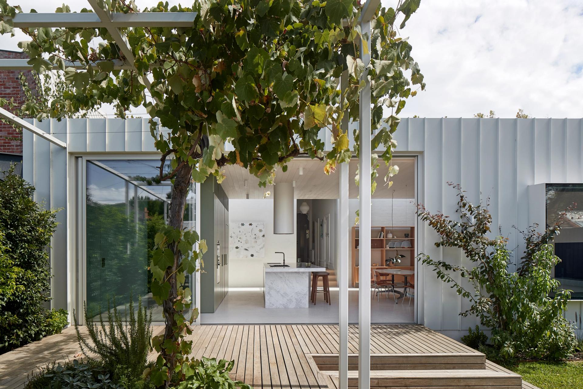 Rear addition to a double-fronted Edwardian preserving outdoor garden space