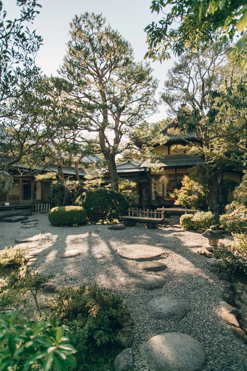 Yoshiki-en Garden in Nara post thumbnail