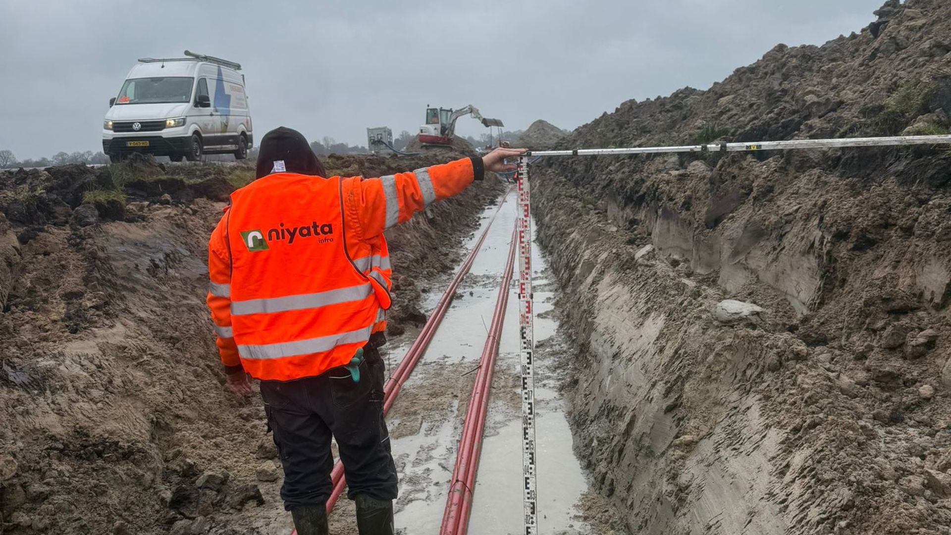 Graaf- en legwerkzaamheden middenspanningskabels 30KM in Burgum van start