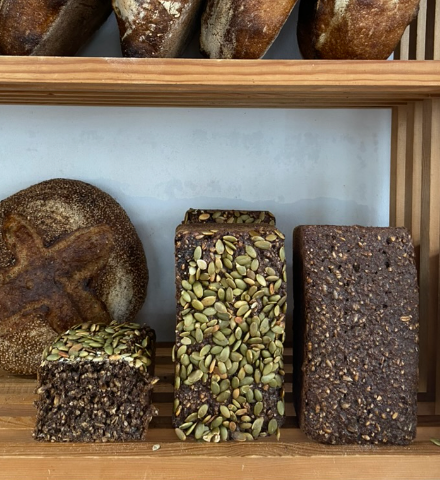 Rugbrød - Ryebread with Thomas