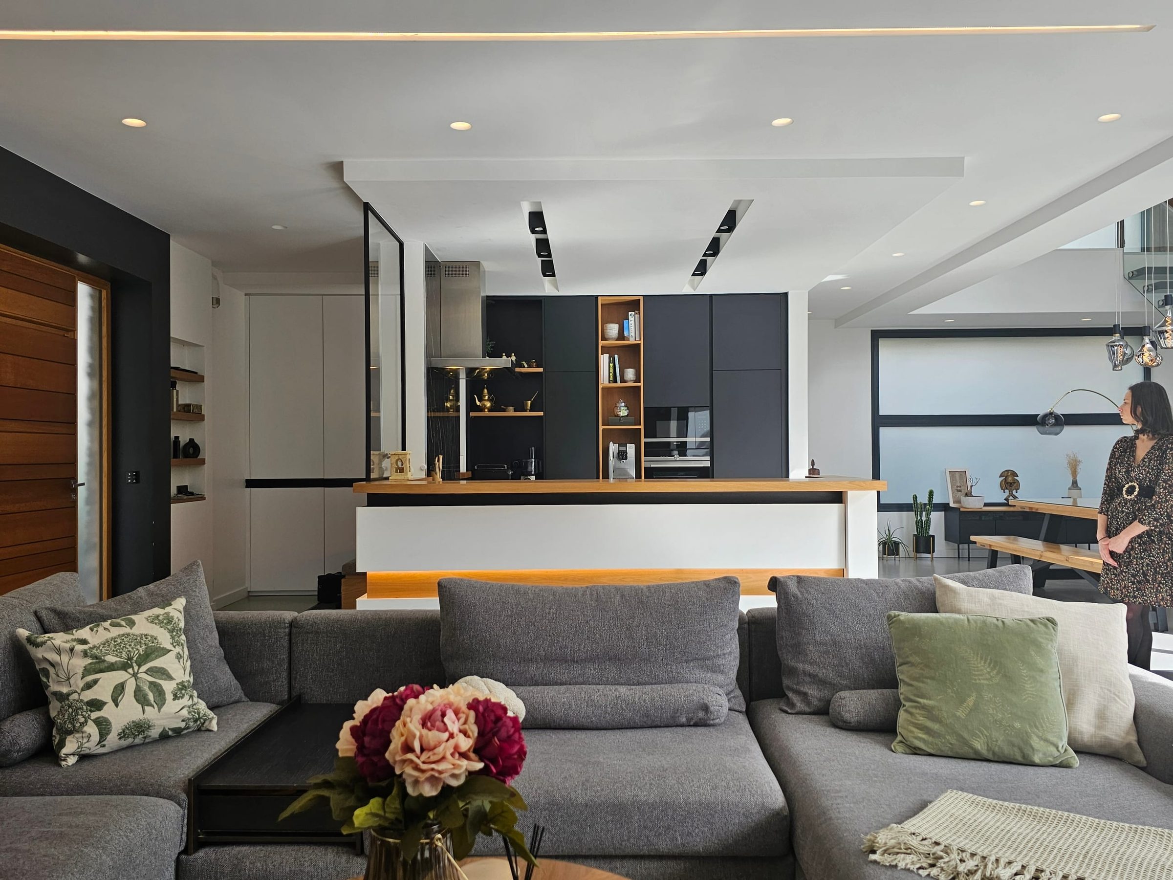 Villa Casanova, Cannes — séjour, rénovation de villa par Créa'Home